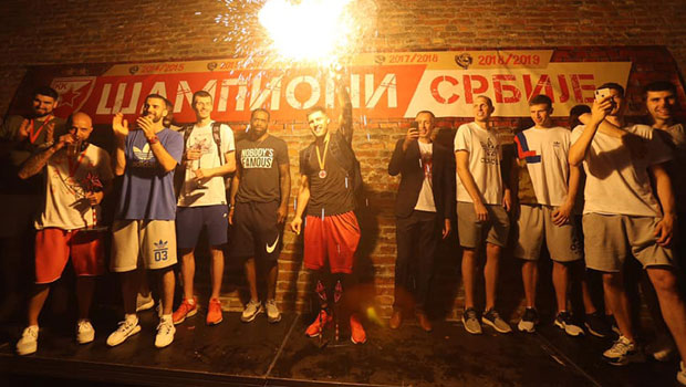 ЗВЕЗДИНА ЧЕСТИТКА ЗЕНИТУ: Видимо се у Београду 